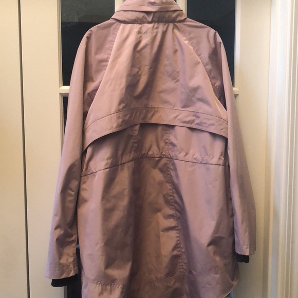 Calvin Klein Performance Water Repellent Jacket - Picture 7 of 8